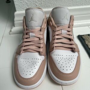 Jordan’s sneakers dunks
